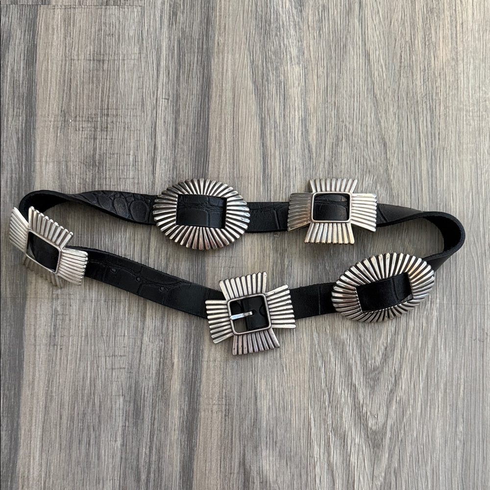 Vintage Elegant 1993 Black and Silver Women's Navajo Concho Leather Belt